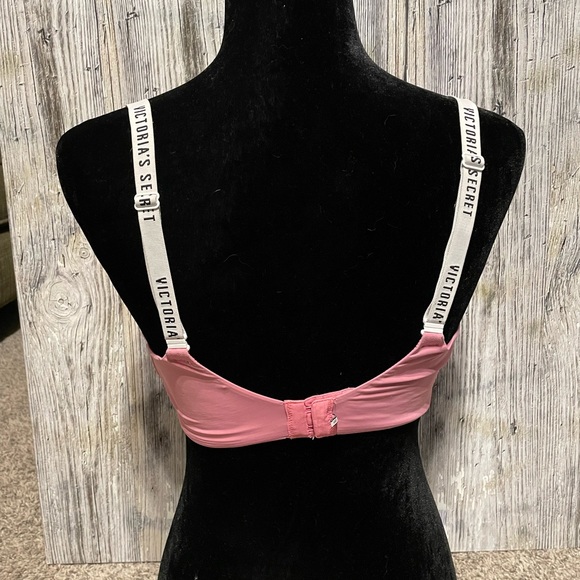 Victoria's Secret Lightly-Lined
Demi Bra 34DDD - Picture 3 of 6